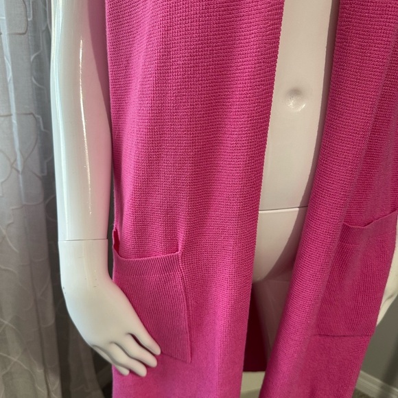 Cyrus Fuchsia Knit sleeveless Cardigan - Picture 4 of 7